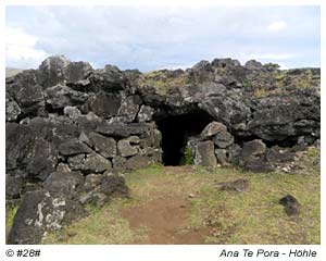 Der Eingang der Ana Te Pora Höhle